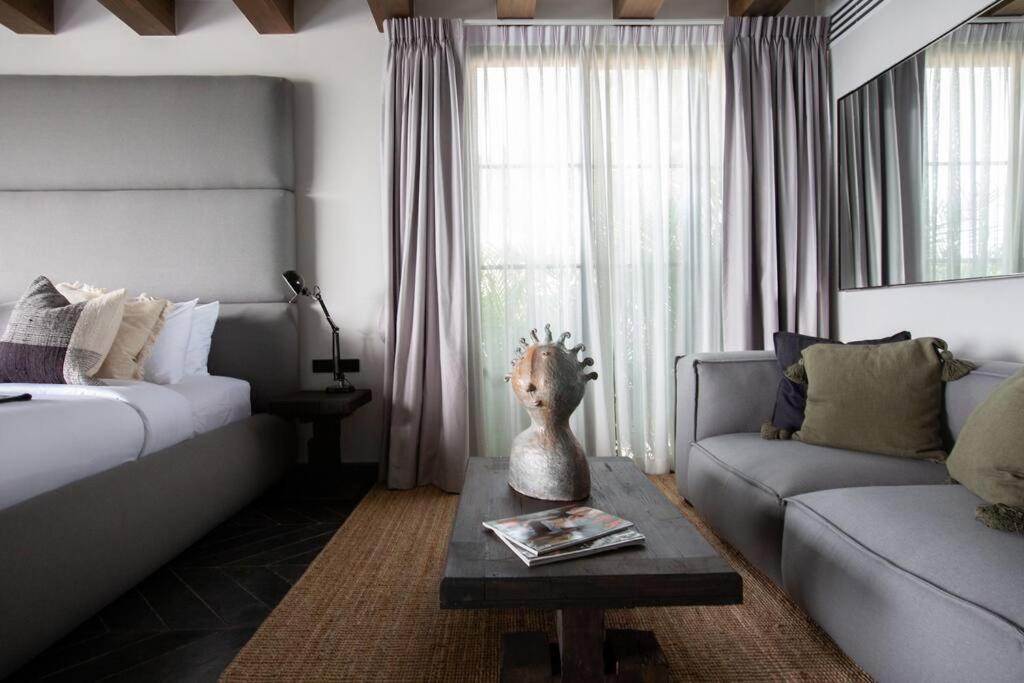 Saru Sea View Luxury Villa