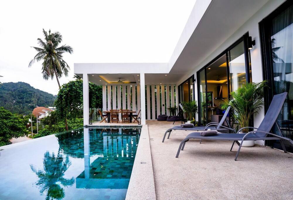 20% Off ! 1 Km From The Villa *