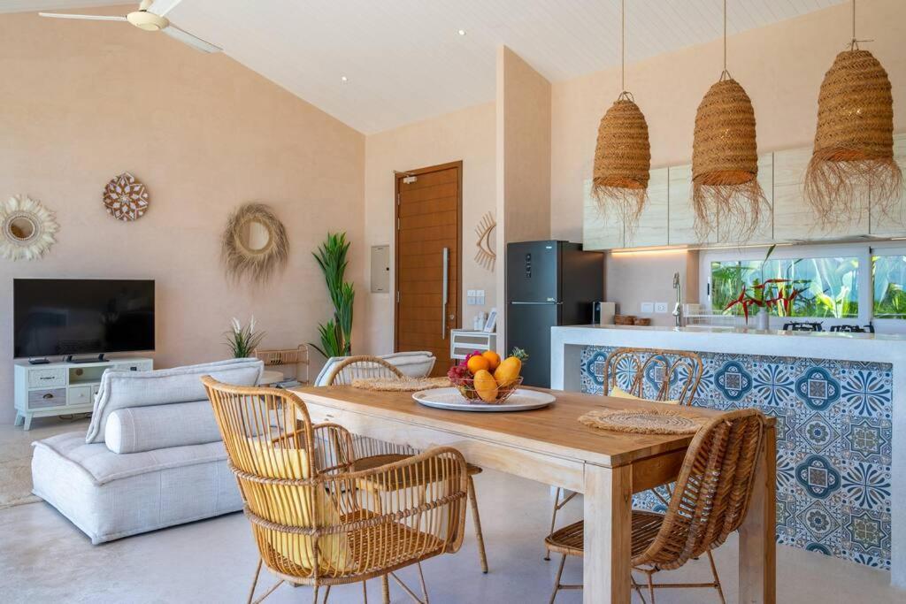 Villa Boho Sea View Villa-tranquil 2br Escape Kbr19 *