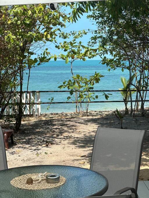 Holiday home Brand New Beachfront Tiny Oniro