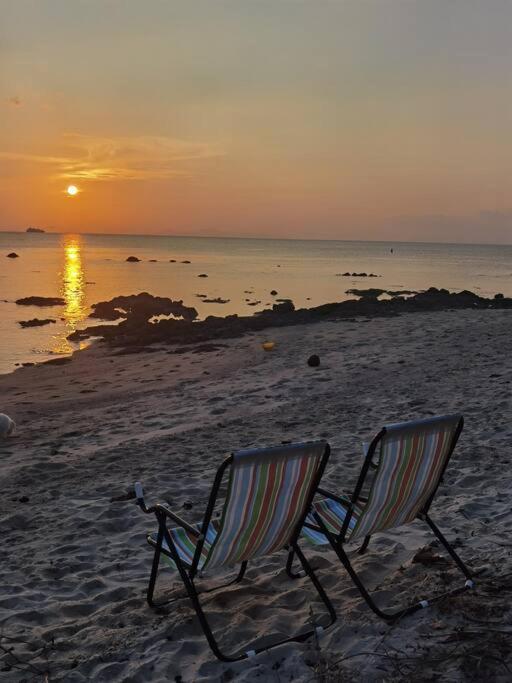 Holiday home Brand New Beachfront Tiny Oniro