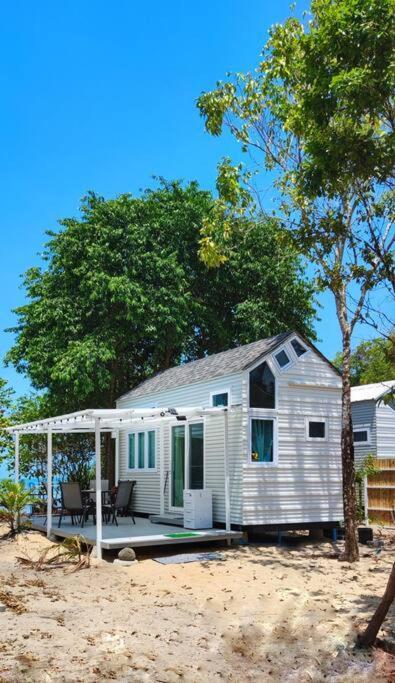 Brand New Beachfront Tiny Oniro