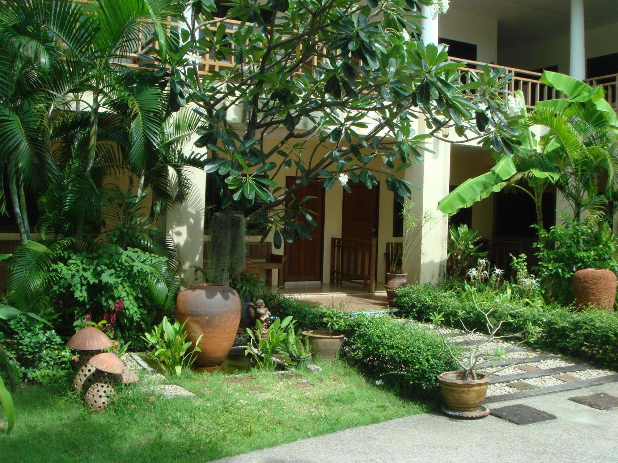 Baan Pitcha บ้านพิชชา 2*