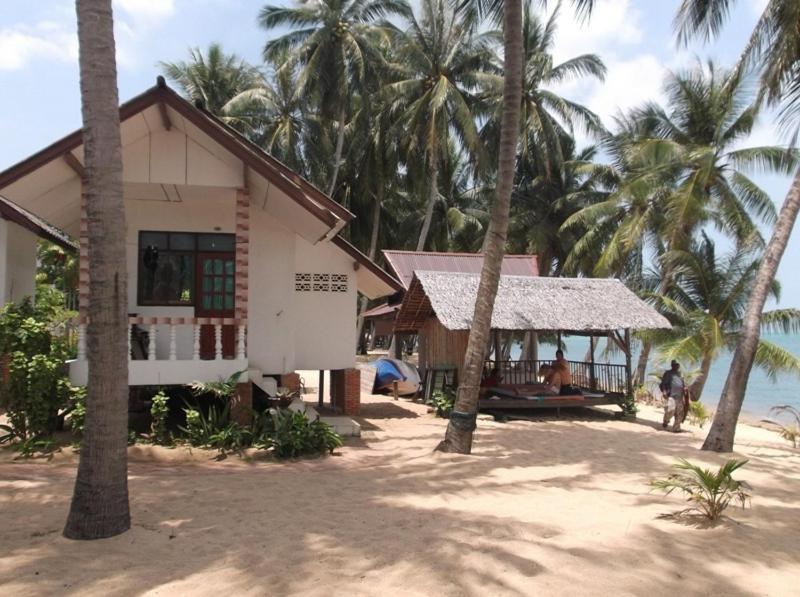 Hotel Palm Point Village
