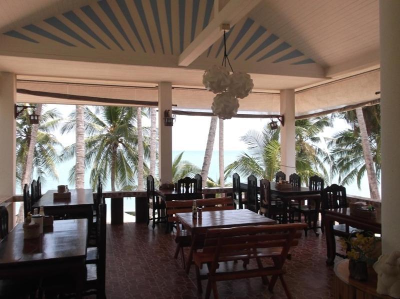 Palm Point Village 2*