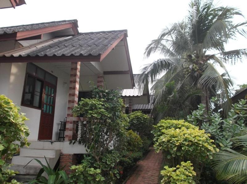 Palm Point Village 2*