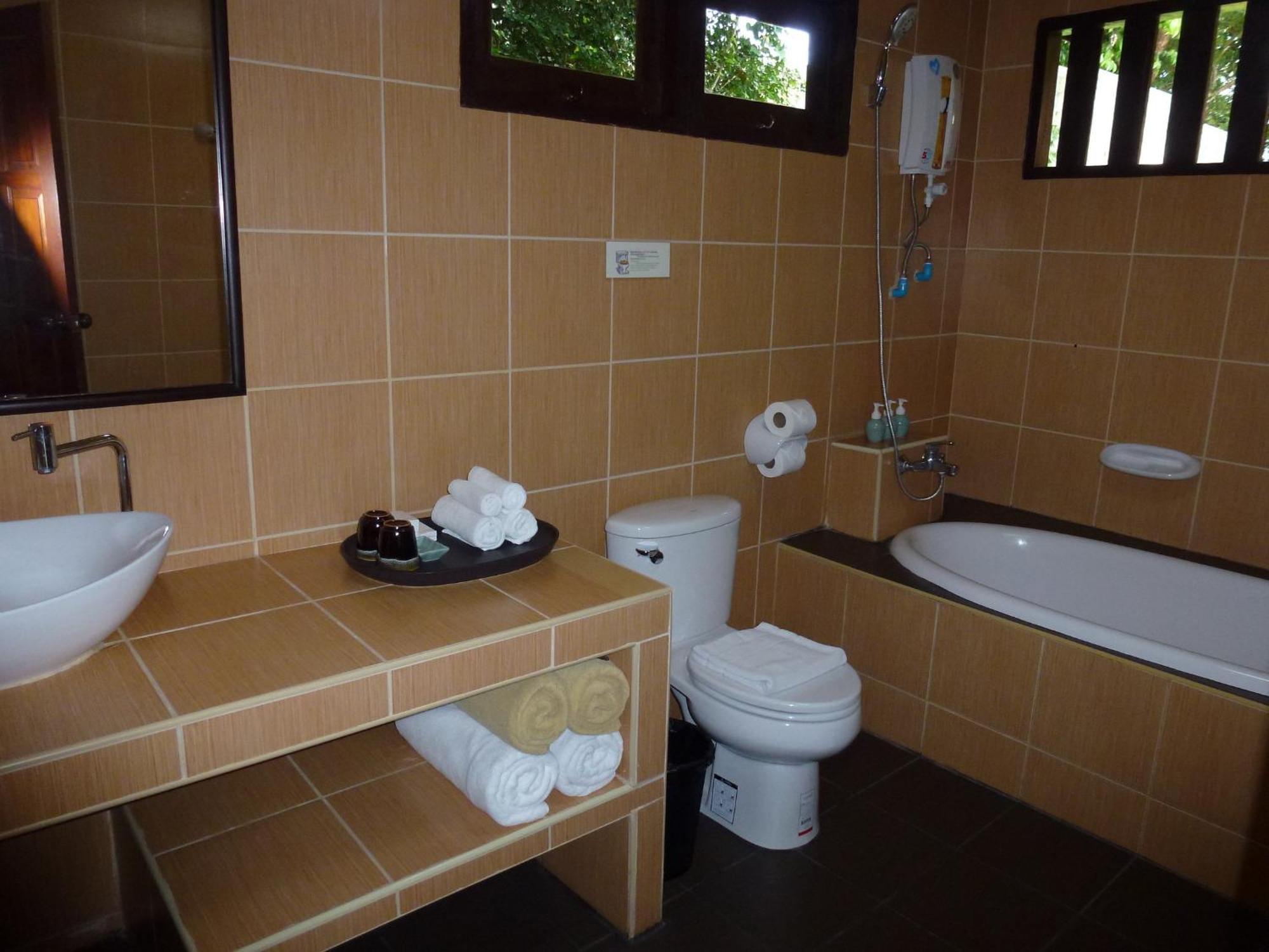 Baan Laem Noi Villa's Mae Nam