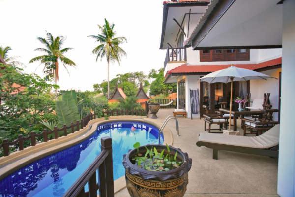 Paradise Island Estate Resort 4*