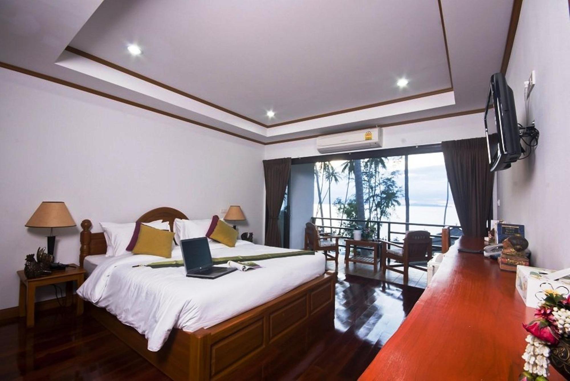 Lipa Bay Resort 3*
