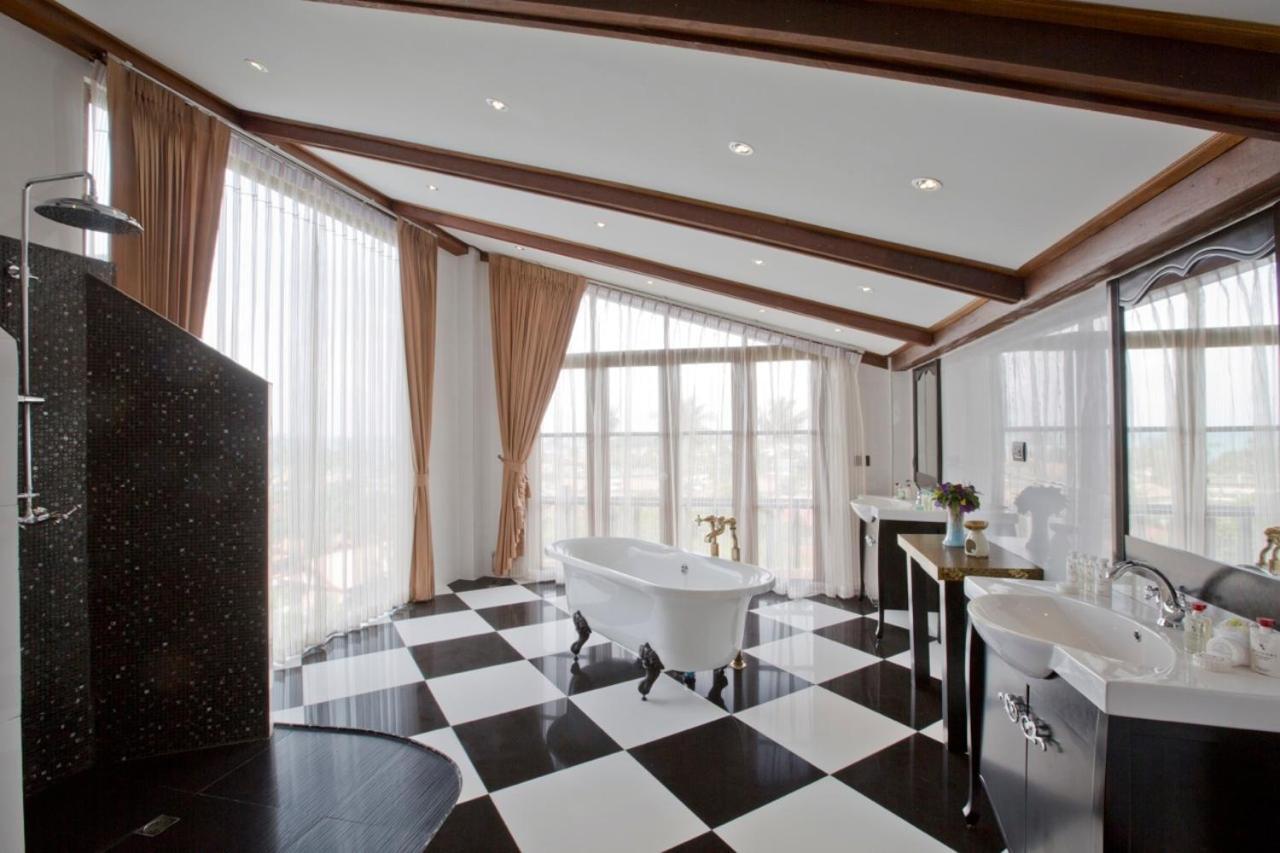 Paradise Island Estate Resort 4*