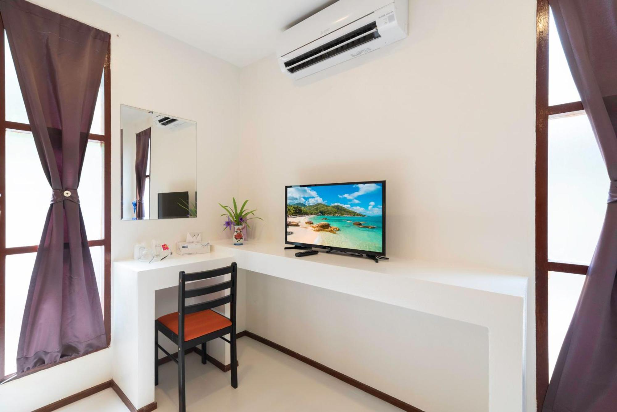 Crystal Bay Yacht Club Beach Hotel 3*