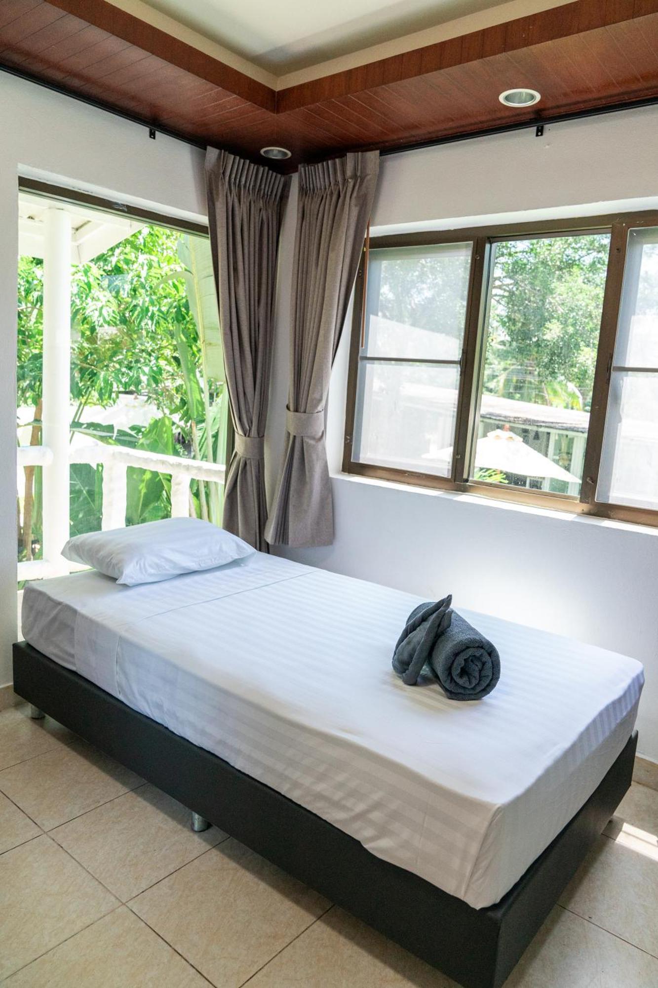 Koh Samui & Restaurant 2* Taling Ngam Beach