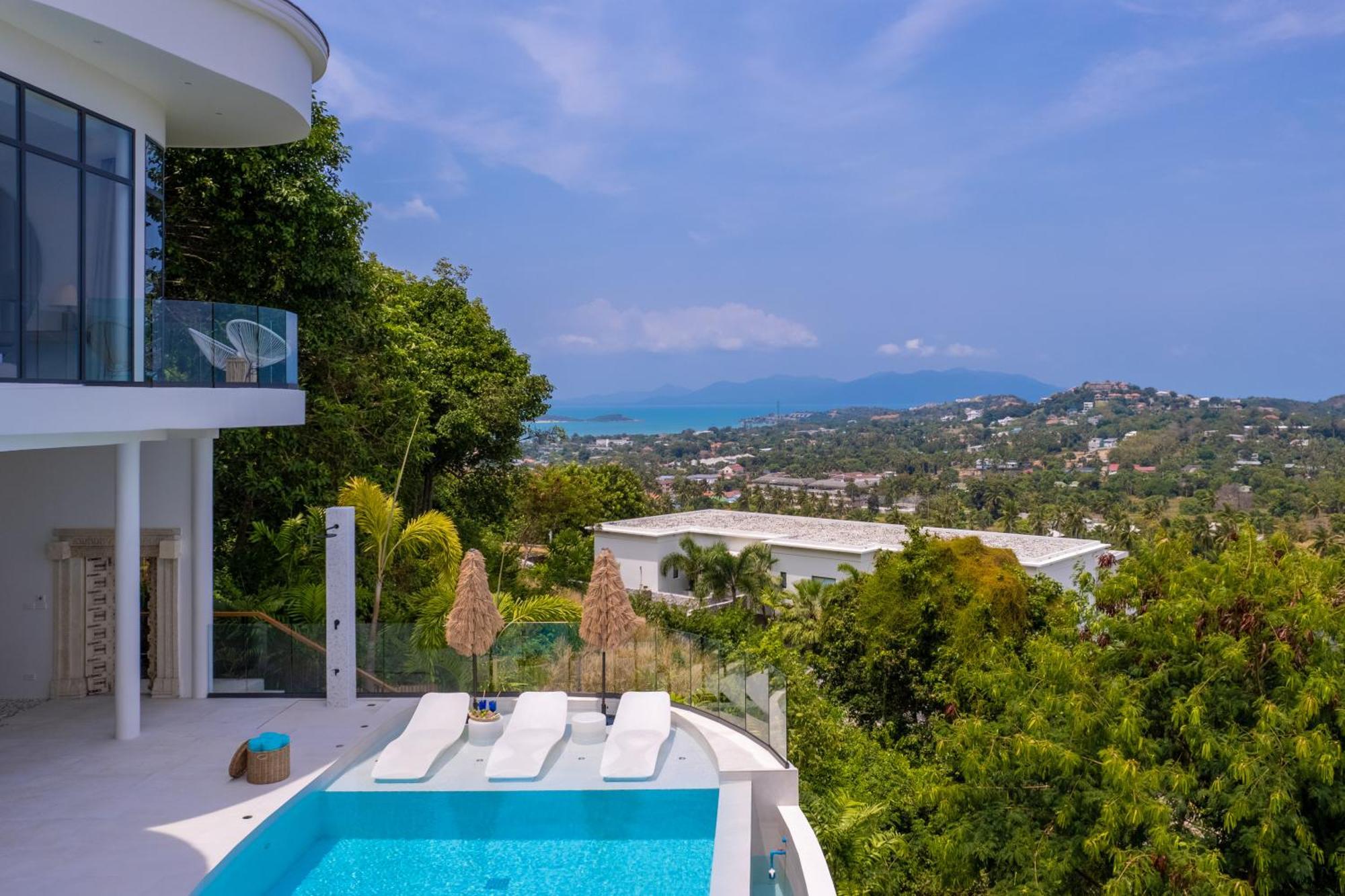 Skyline 9 - Spacious & Stylish Luxury Panoramic Seaview With Outdoor Living & Kitchen, Outdoor Cinema, Private Gym, Salt Water Pool With Jacuzzi In Plai Laem Villa *