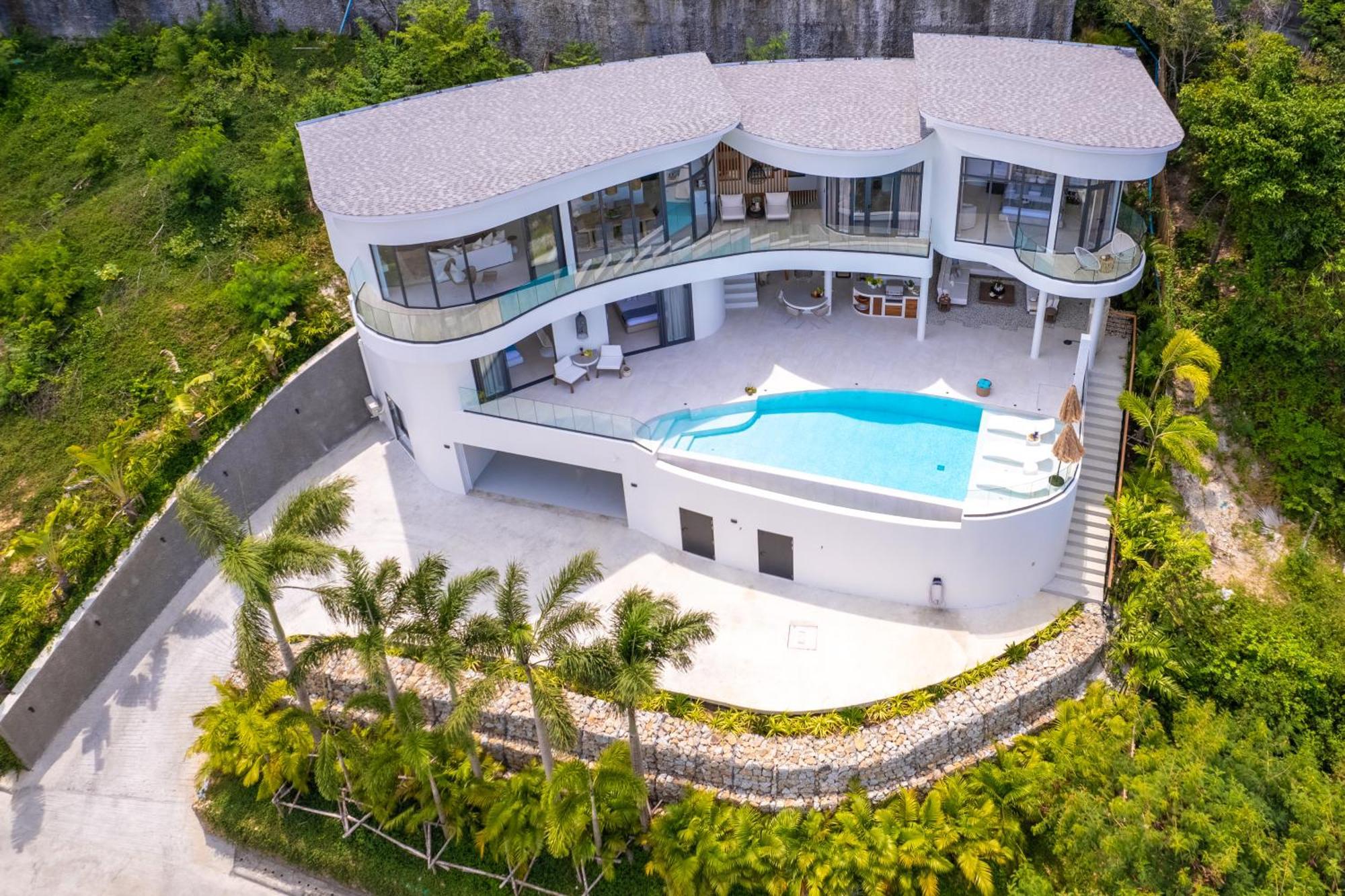 Skyline 9 - Spacious & Stylish Luxury Panoramic Seaview With Outdoor Living & Kitchen, Outdoor Cinema, Private Gym, Salt Water Pool With Jacuzzi In Plai Laem *