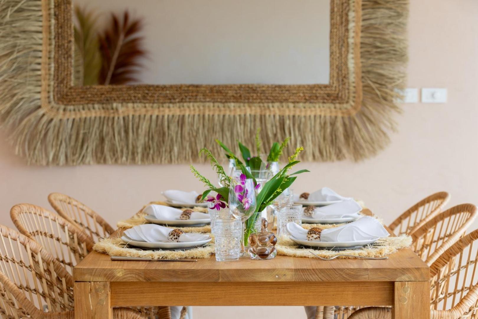 Cozy And Tropical Seaview Villa