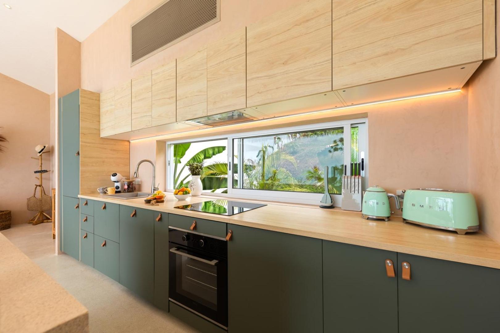 Cozy And Tropical Seaview
