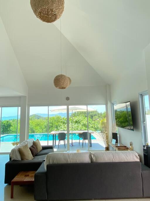 Villa Palmira - Quiet With Sea View *