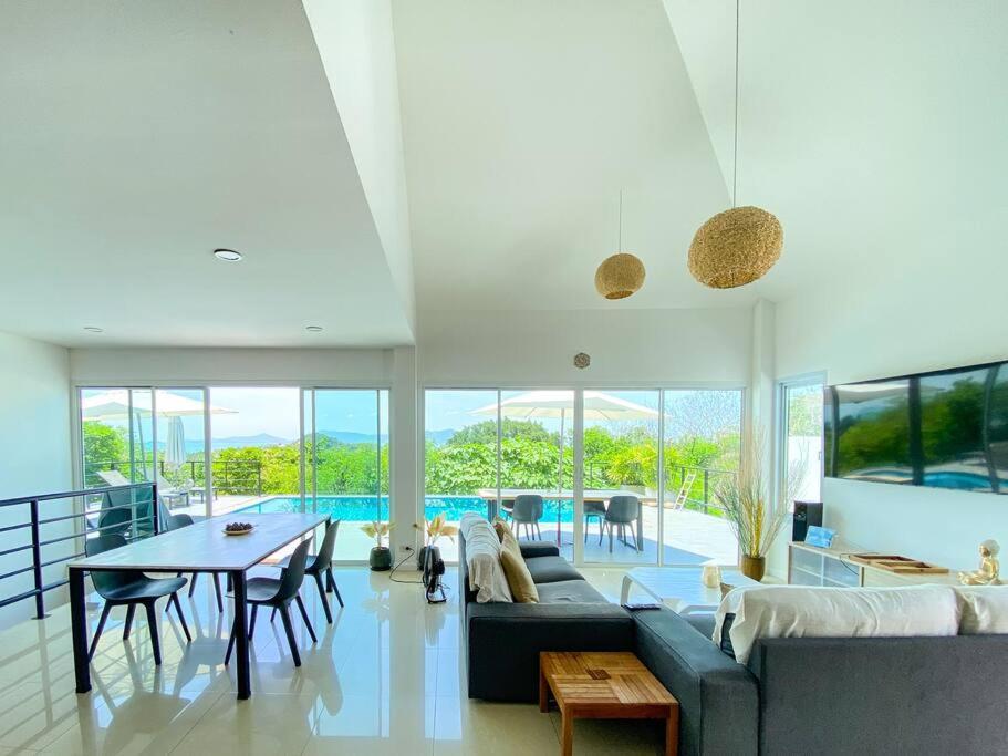 Villa Palmira - Quiet With Sea View