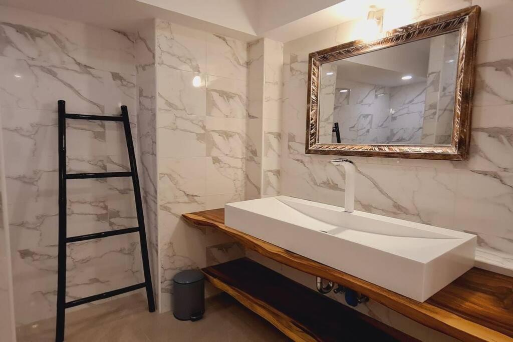 Chokdee - 5 Bedrooms And Amazing Sea View Koh Samui