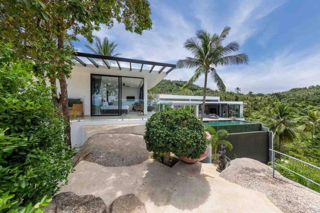 Luxurious Retreat *
