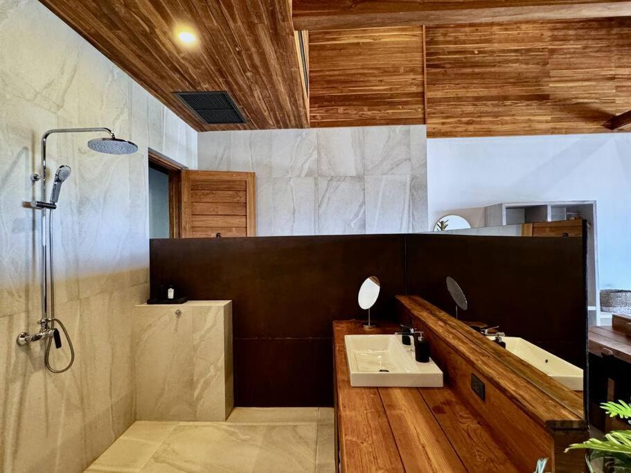Mangosteen, 10br, 20 Pers Villa