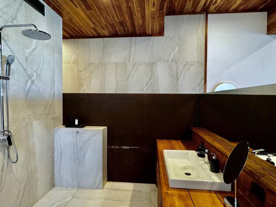 Villa Mangosteen, 10br, 20 Pers