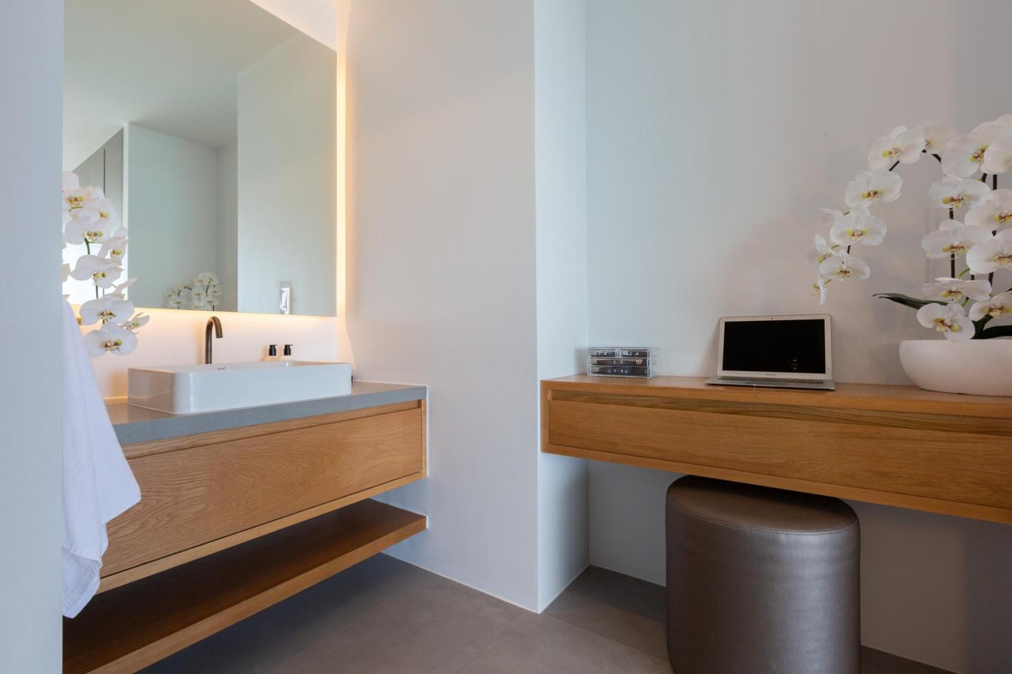 Amylia, Full Service With World-class Seaview Villa *
