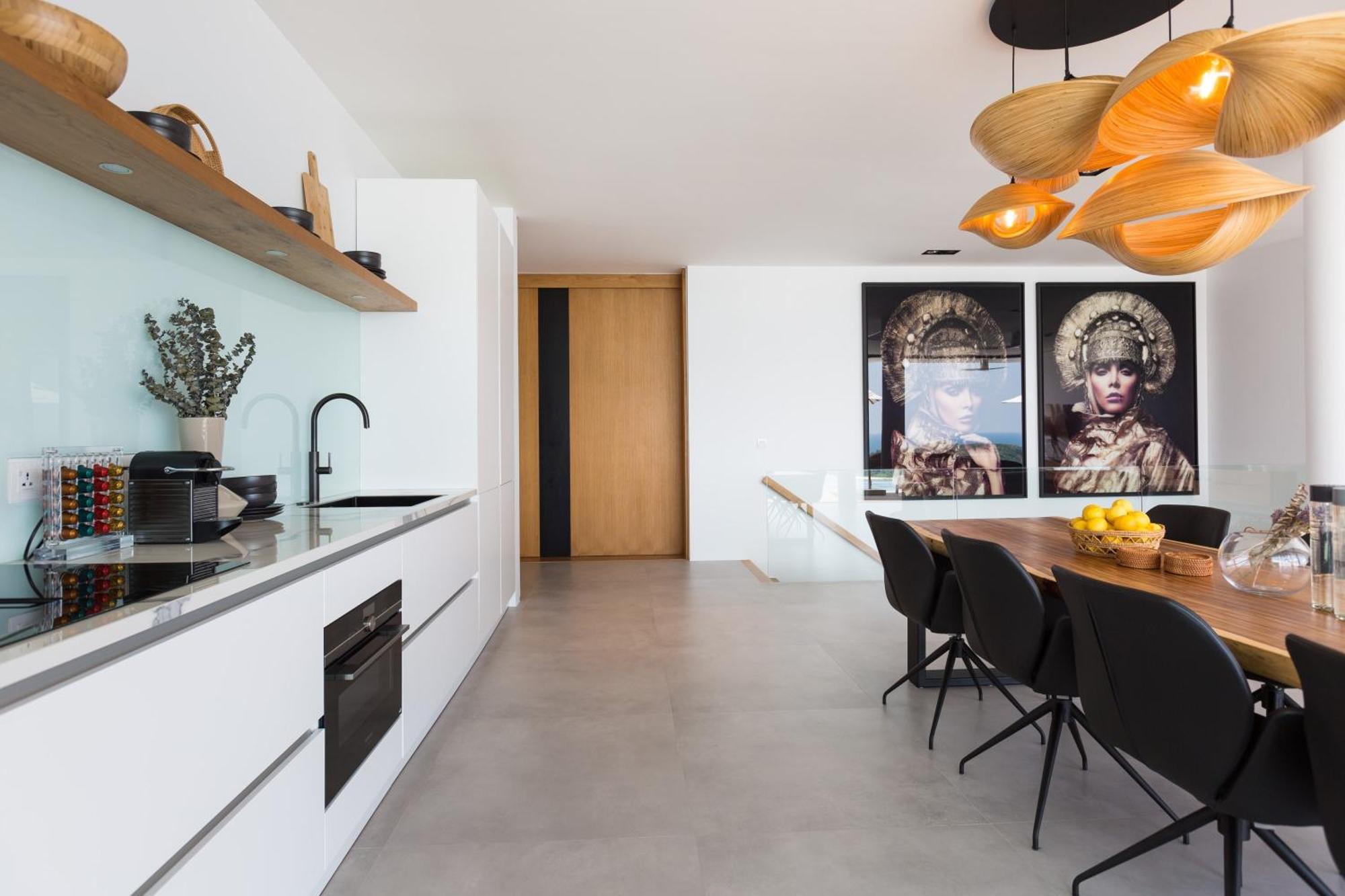 Villa Amylia, Full Service With World-class Seaview *