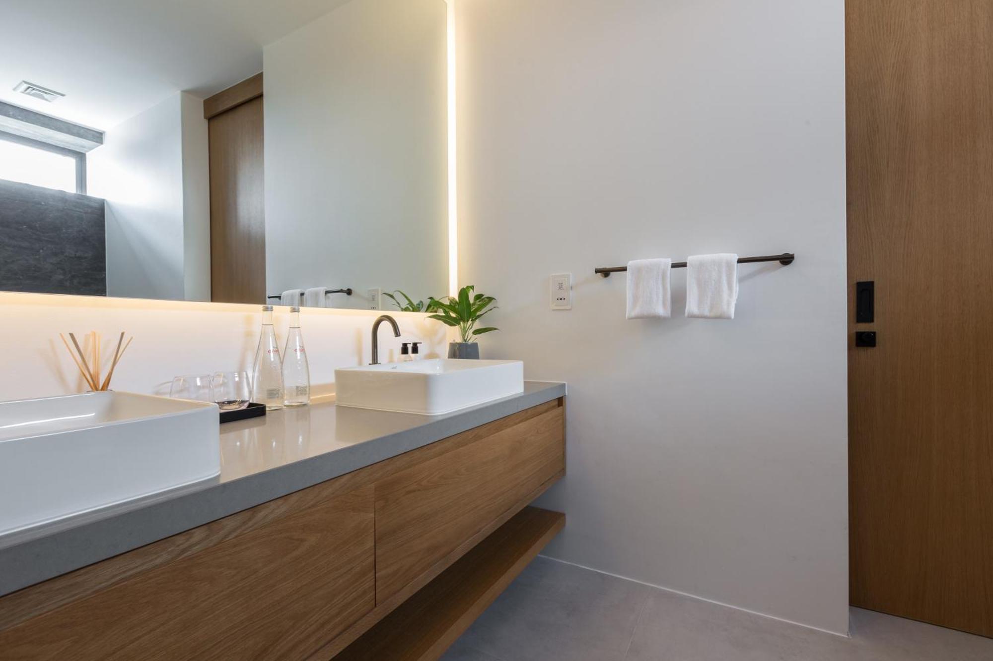 Villa Amylia, Full Service With World-class Seaview *