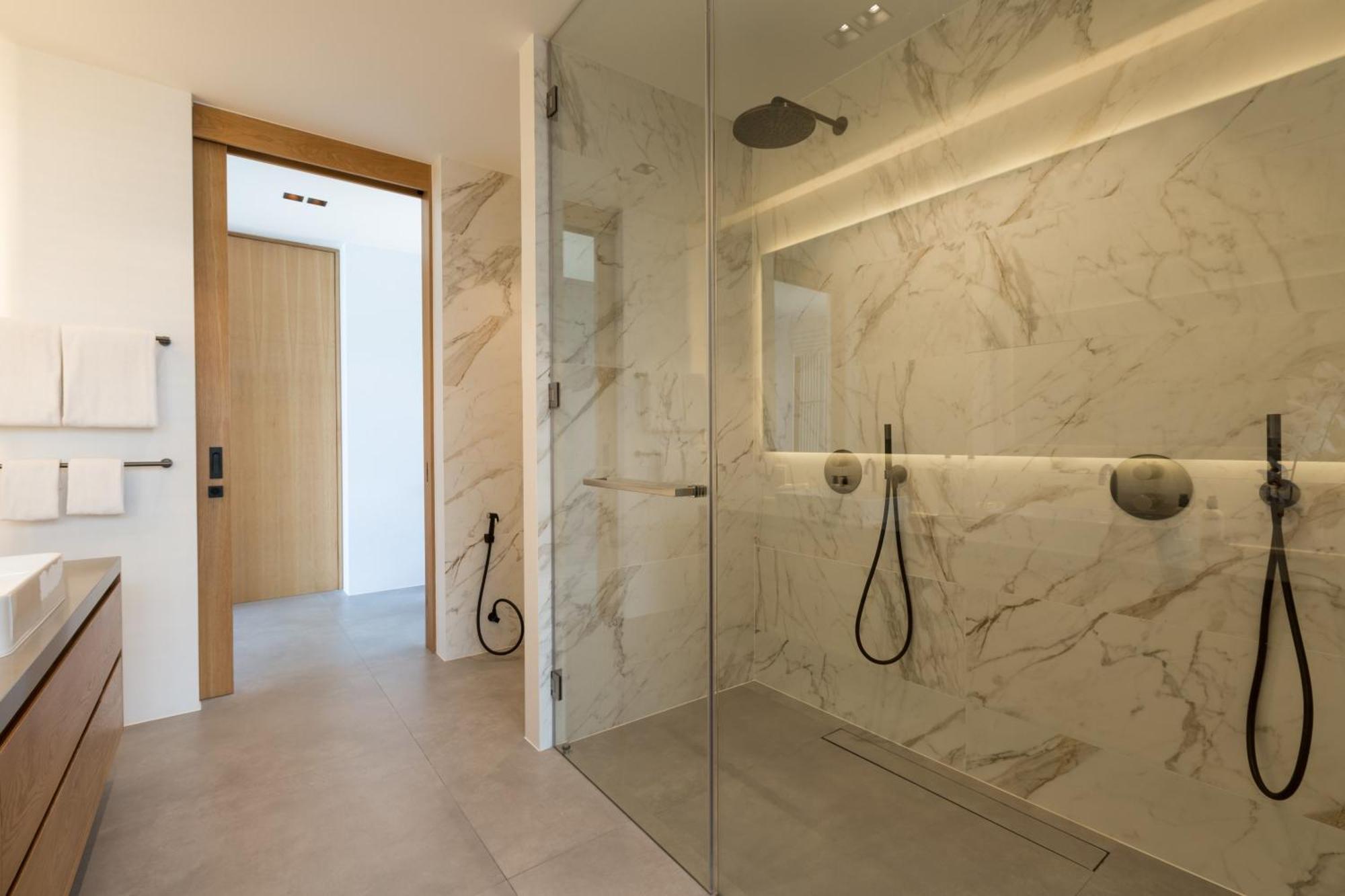 Villa Amylia, Full Service With World-class Seaview *