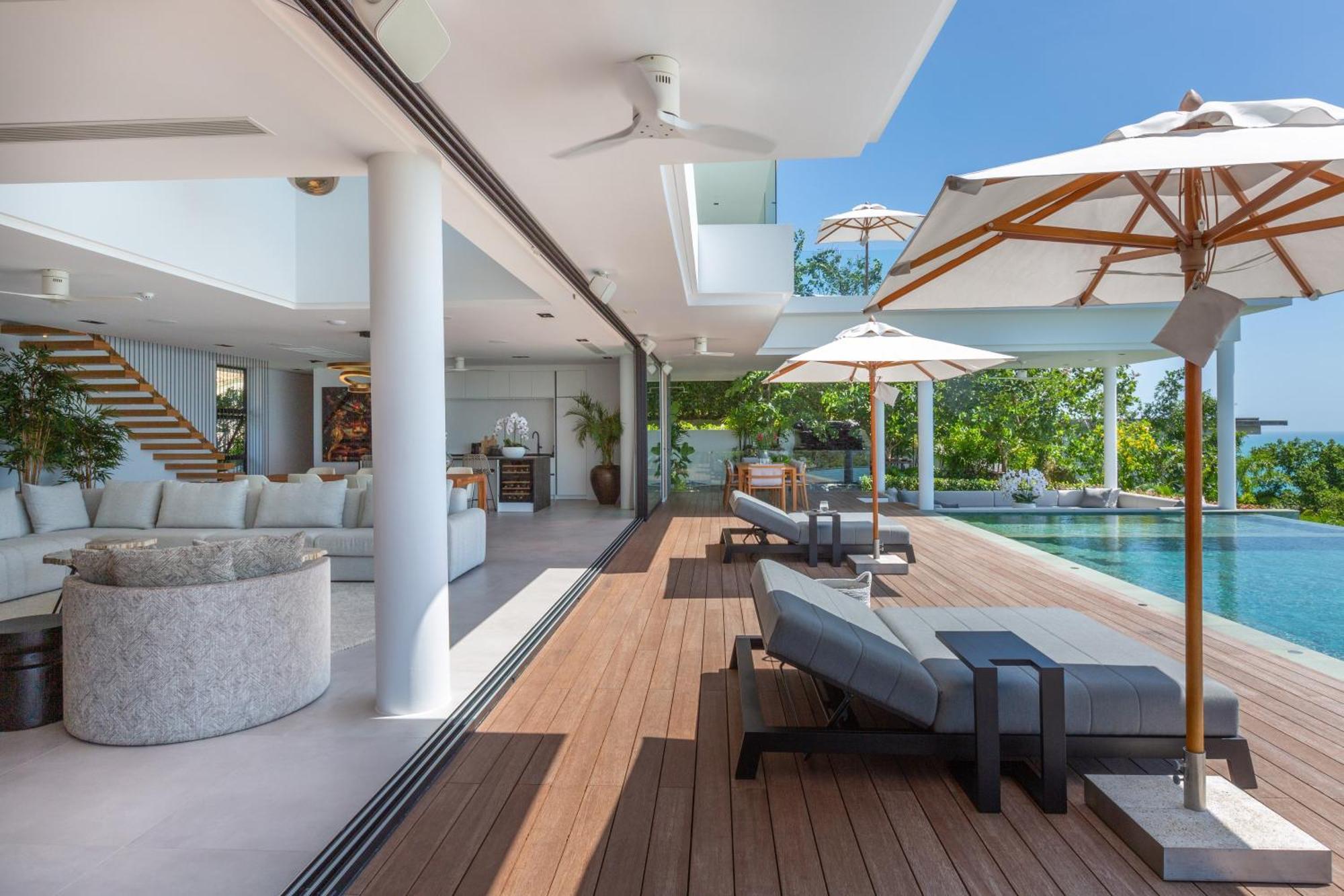 Amylia, Full Service With World-class Seaview