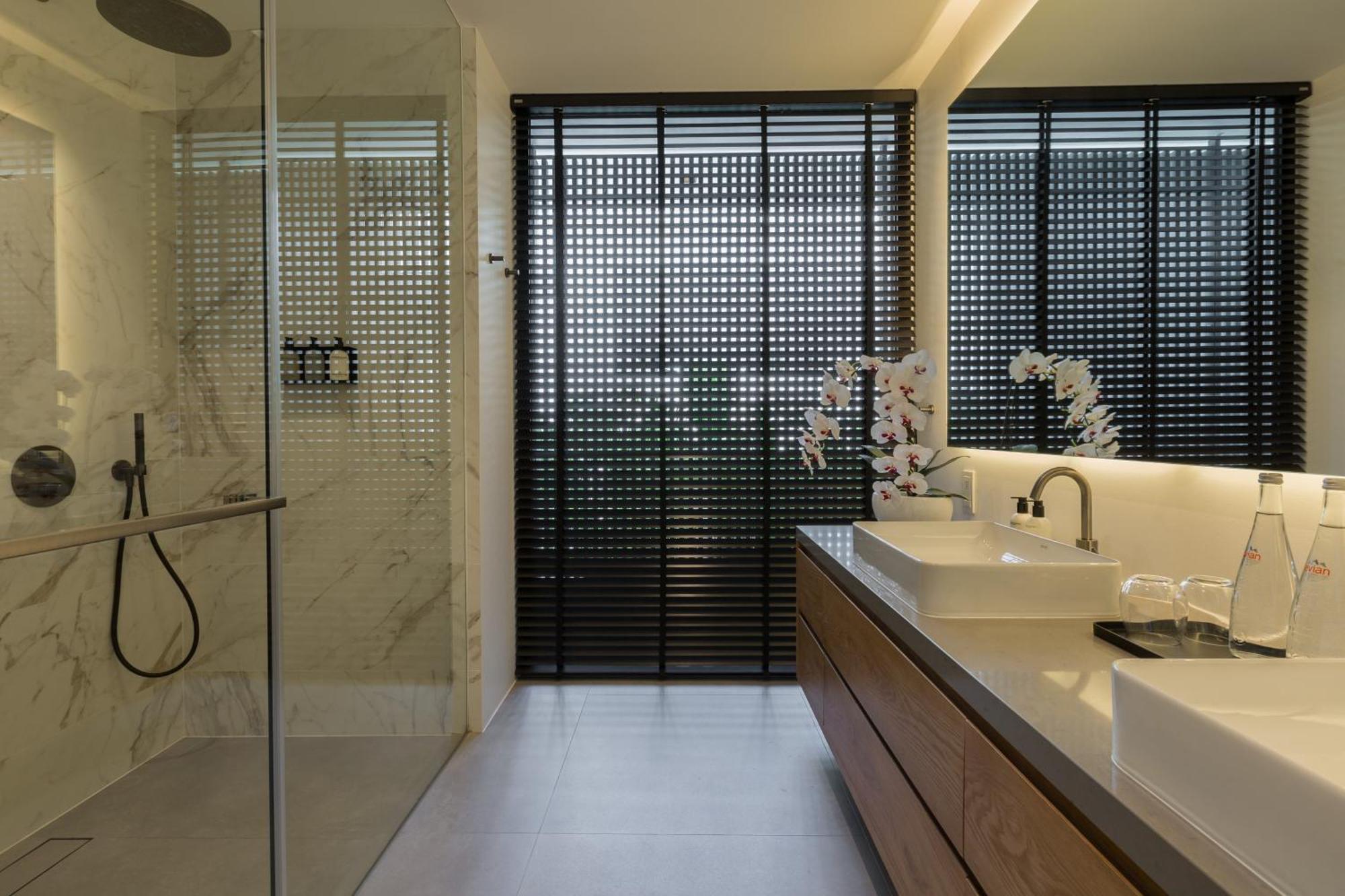 Amylia, Full Service With World-class Seaview *