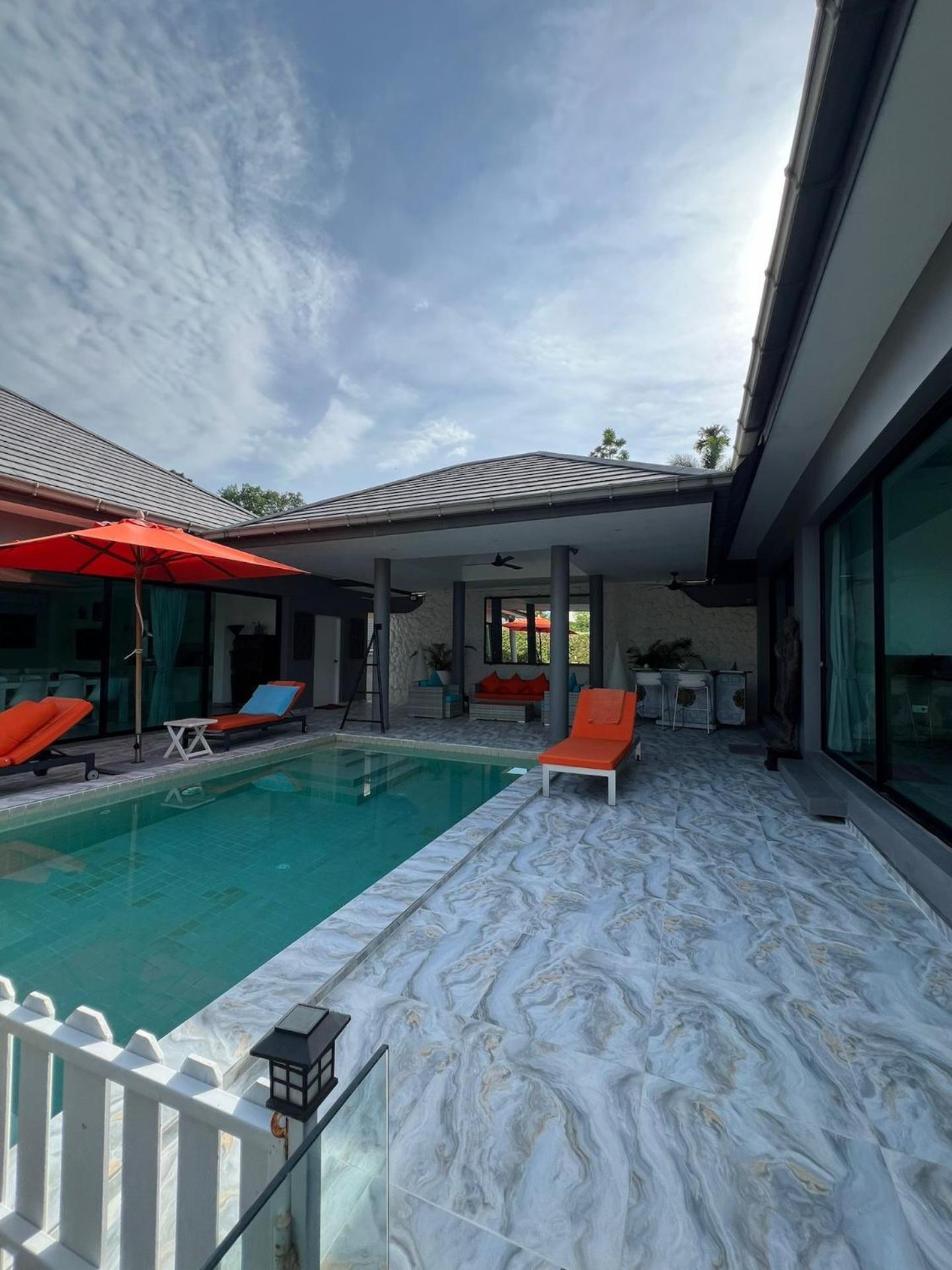 Tropical Cocoon