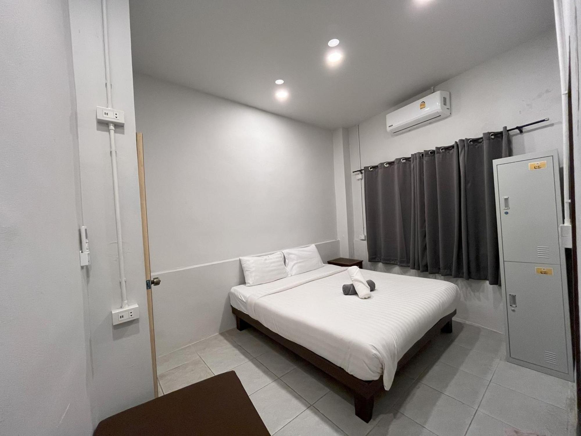 Vibes Samui And Cafe' Hostel