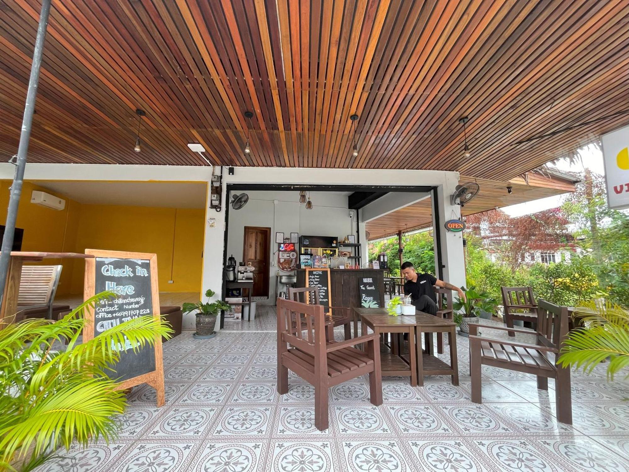Vibes Samui And Cafe' Hostel Ban Nai Na