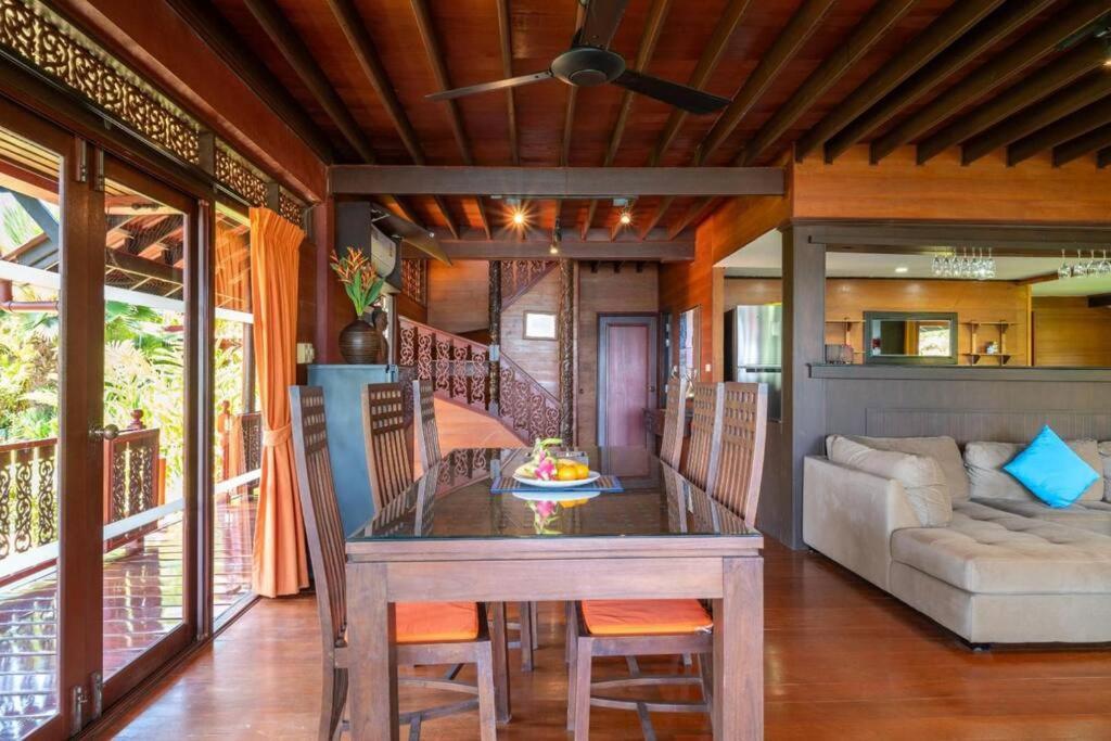 Tropical Beachside 4 Bedroom - Kbr23 Holiday home Amphoe Koksamui
