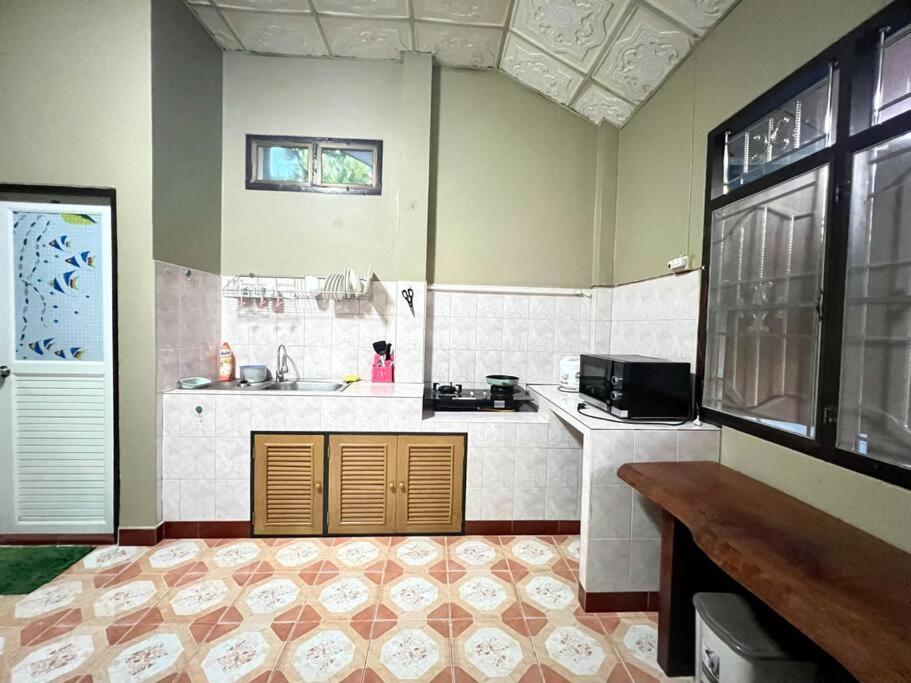 Local Garden 2br 2bath Wifi