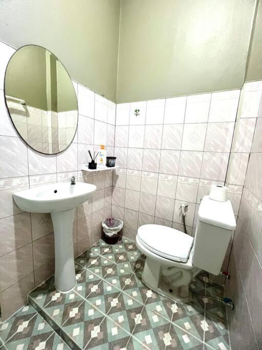 Holiday home Local Garden 2br 2bath Wifi