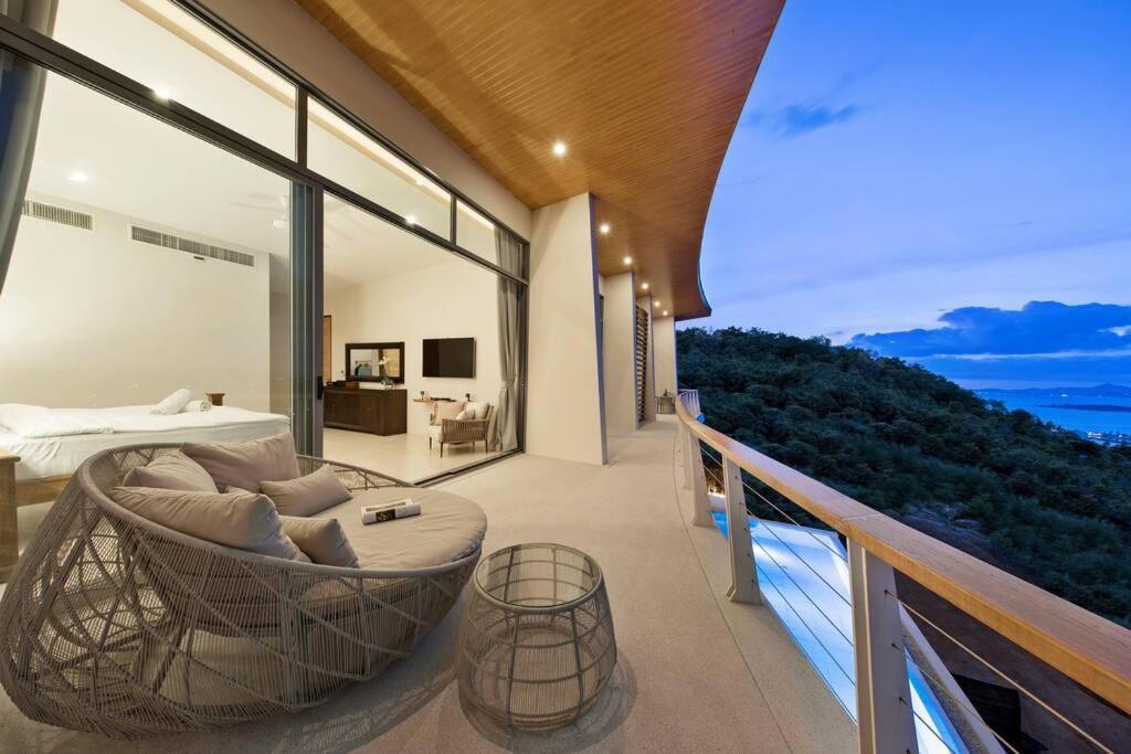 Luxury Pool 3 Bedrooms Near Wat Plailaem Villa Koh Samui