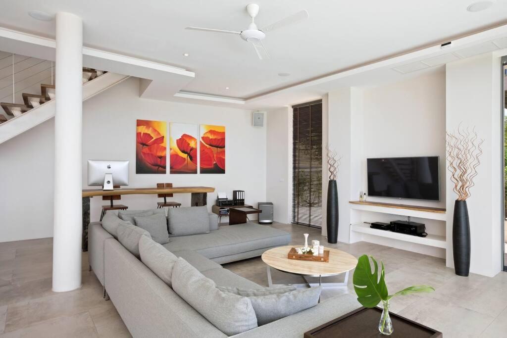 Luxury Pool 3 Bedrooms Near Wat Plailaem Villa *