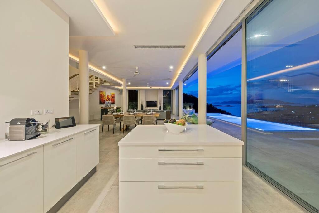 Luxury Pool 3 Bedrooms Near Wat Plailaem Villa