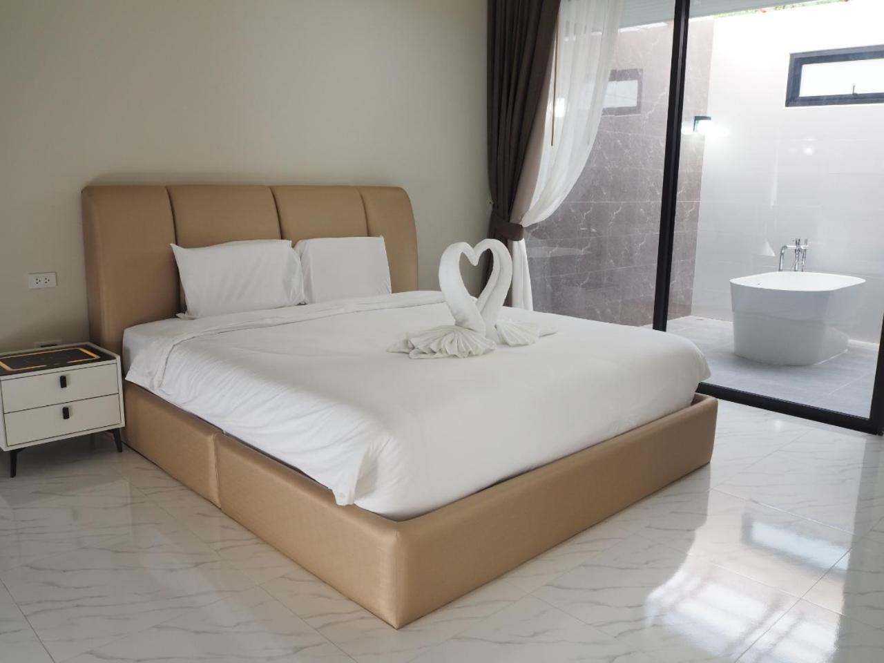 Baan First Pool Villa Ban Ko Khwan