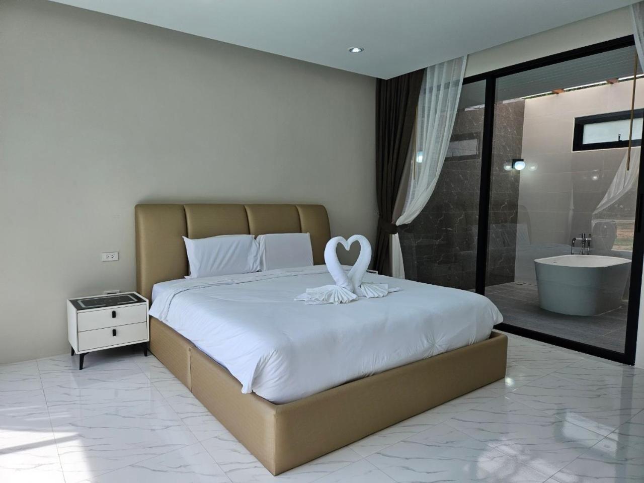 Baan First Pool Villa Ban Ko Khwan