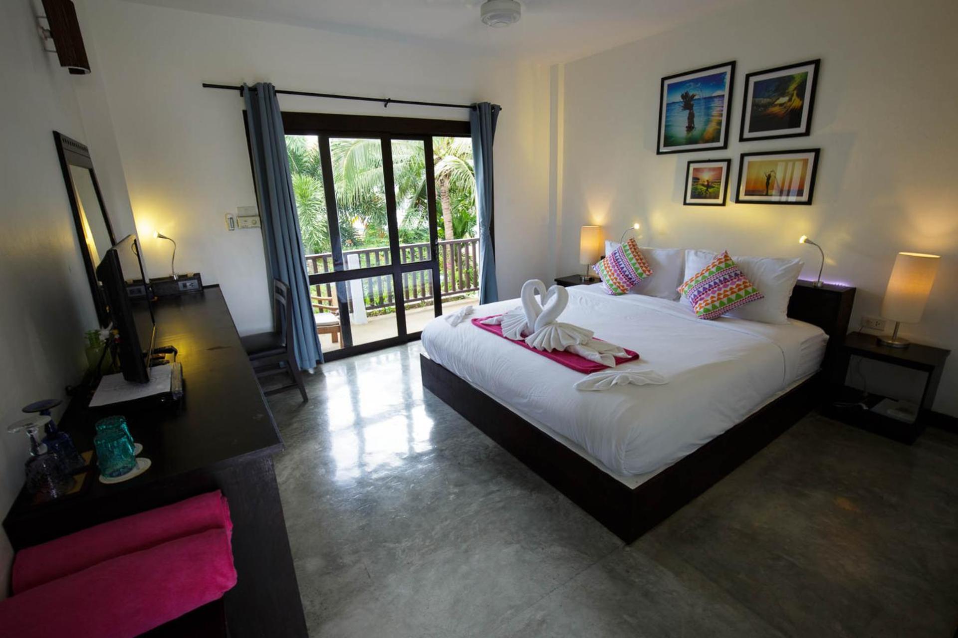 Greenlight Fisherman's Village & Cafe Koh Samui
