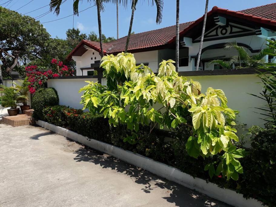 5 Bedroom Pool 200m To Fisherman's Village