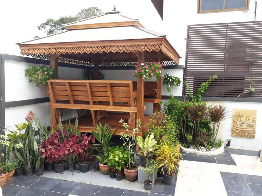 5 Bedroom Pool 200m To Fisherman's Village