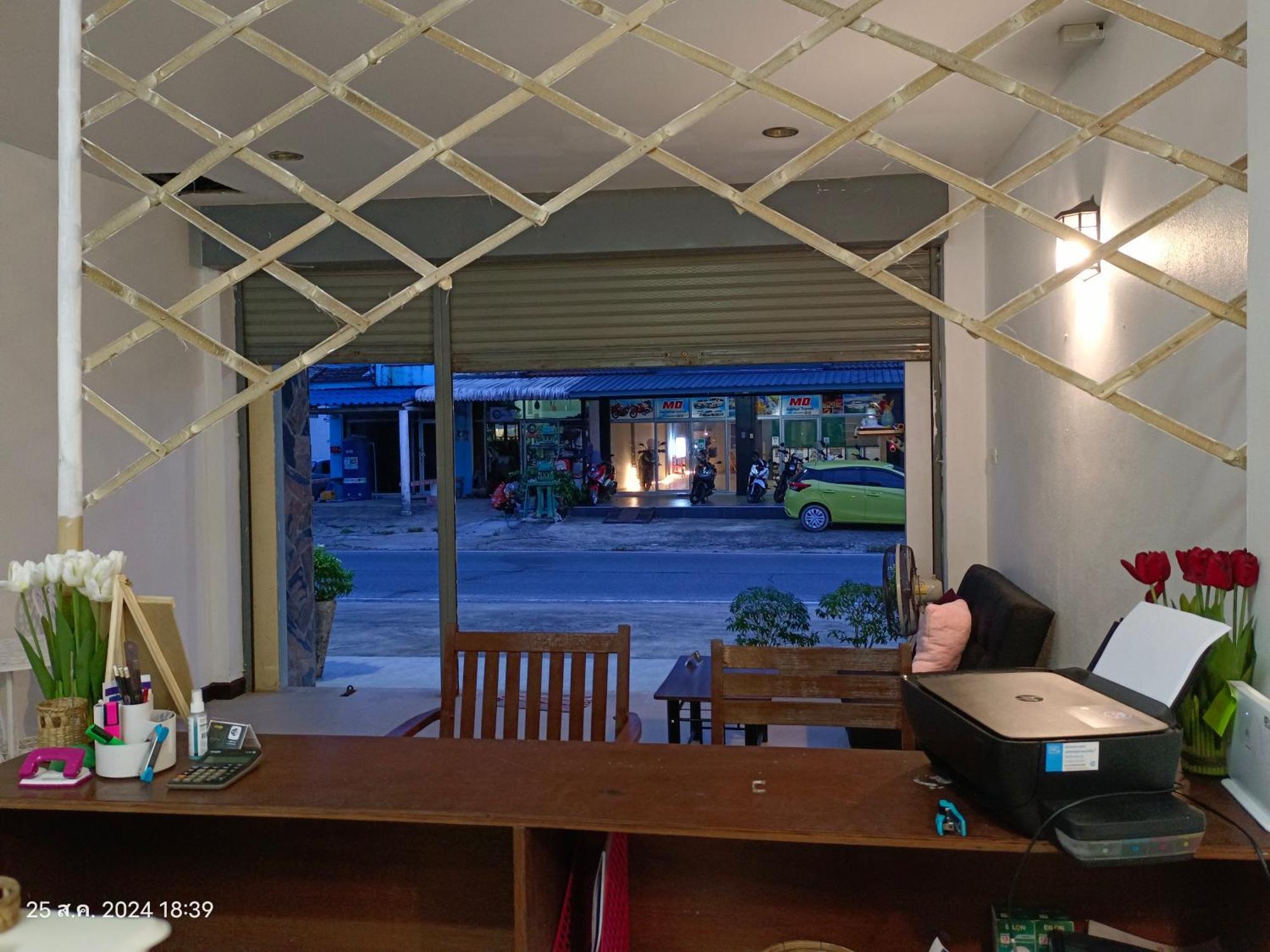 Hostel In Box Lipa Noi