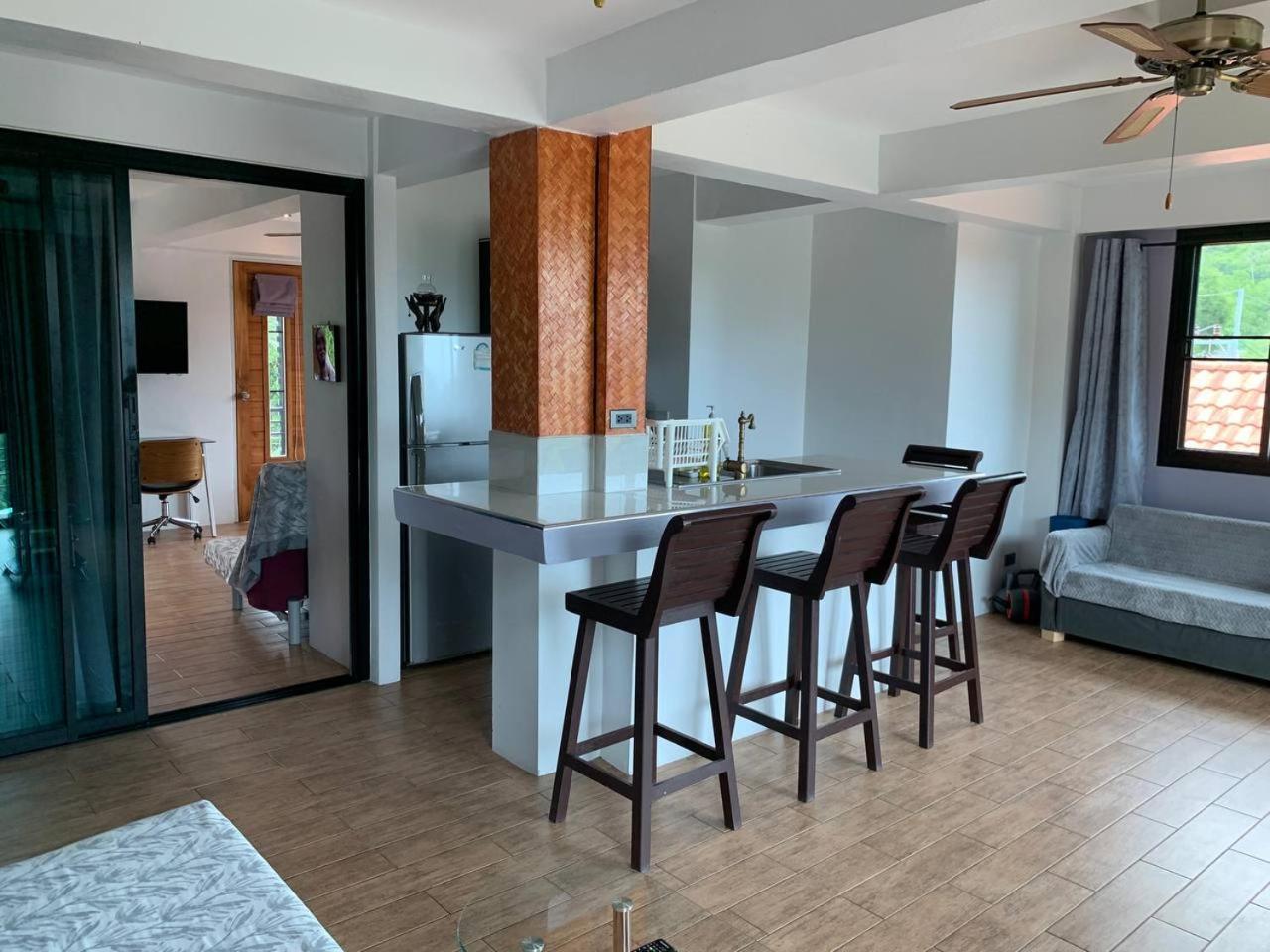 Penthouse Crystal Bay Apartment