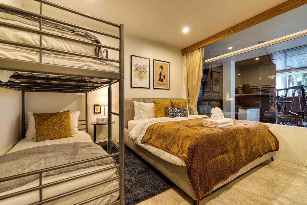 New 8 Bedroom Seaview Gym Pool Holiday home *