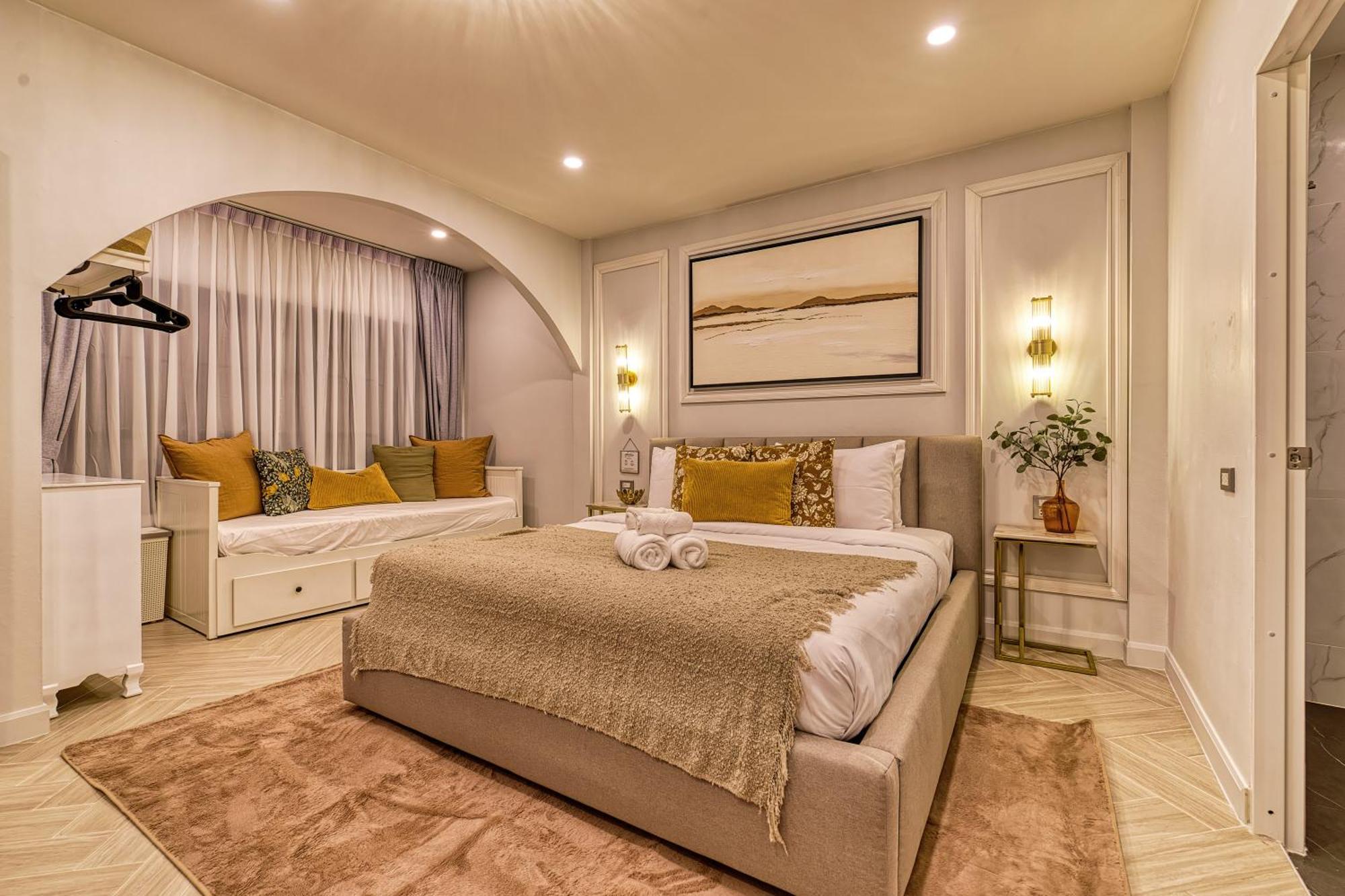 Shalom House 3 Bedroom, Near Chabad And